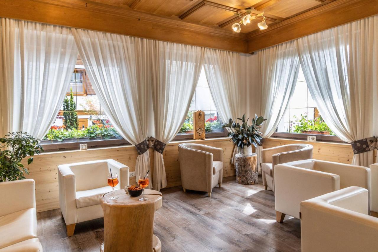 מואנה Hotel La Serenella מראה חיצוני תמונה
